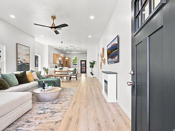 4th image of 115 E HIGHLAND BLVD