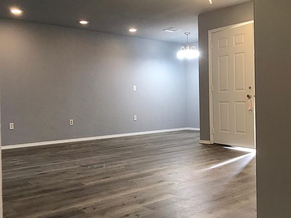 4th image of 1117 Harrington Dr