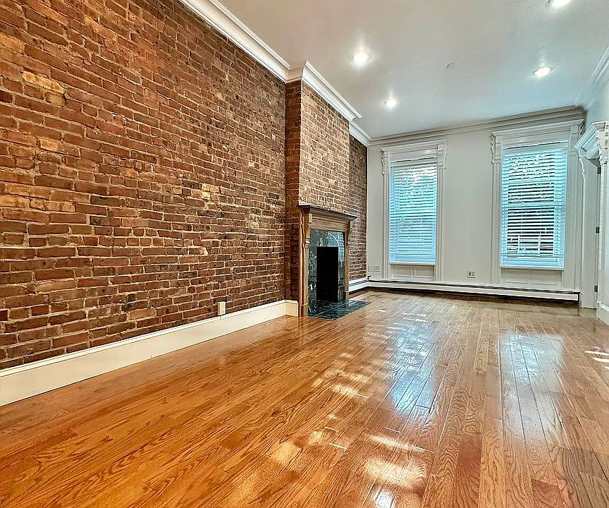 1st image of 477 Clinton St #2