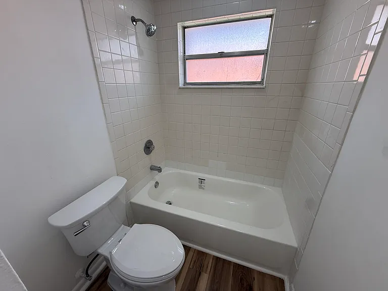 1534 SE 15th St #8 — Photo 16