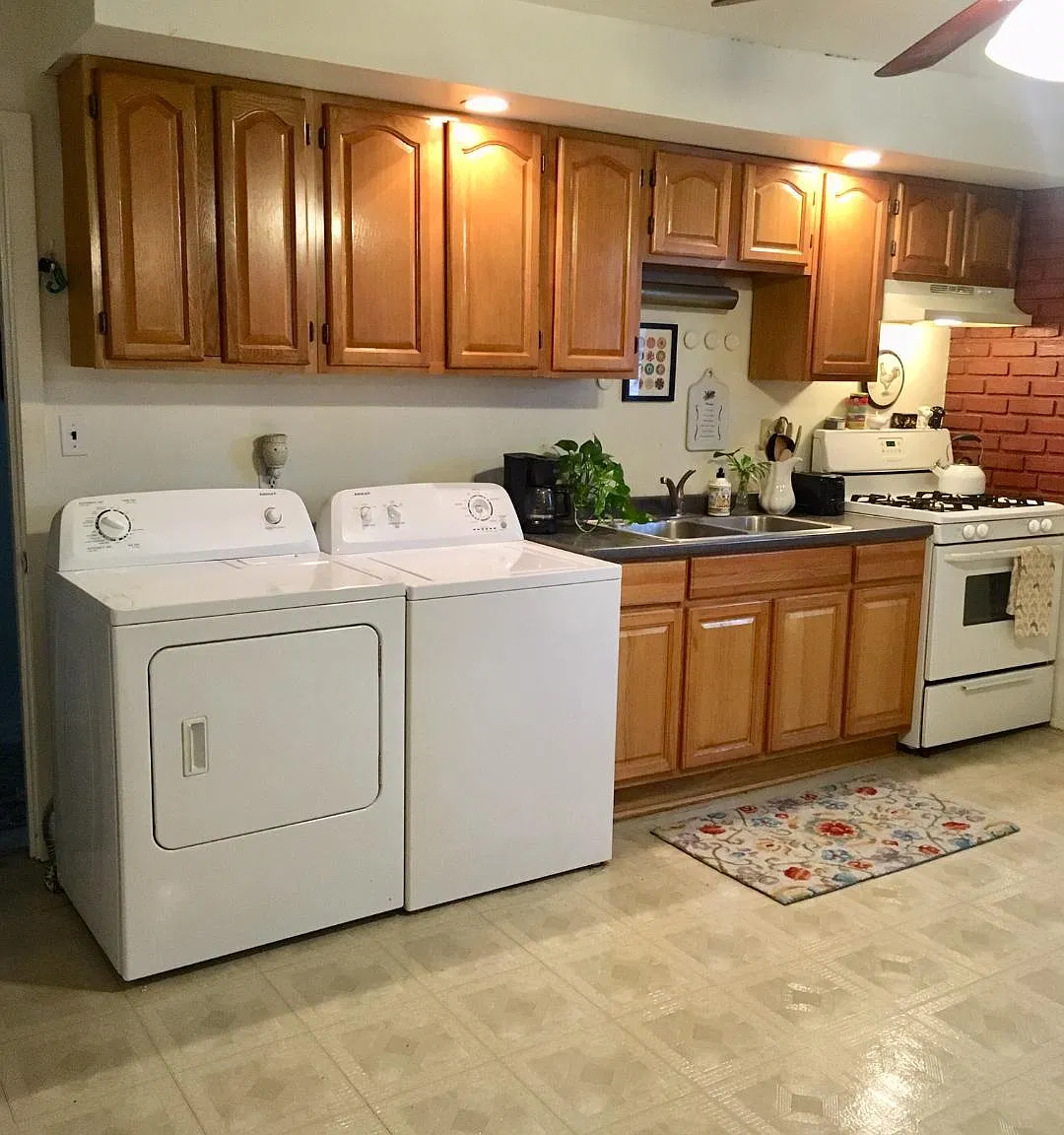 1 bed, 800 sqft, $1,150 — Photo 2