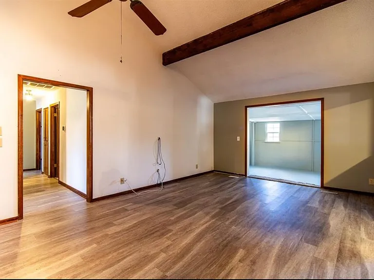 4520 Forest Hills Dr — Photo 3