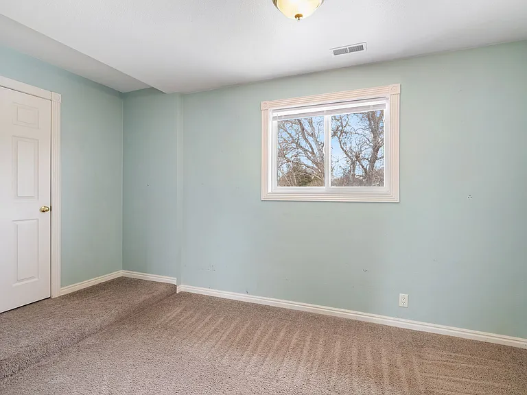 1035 N 260th St E — Photo 26