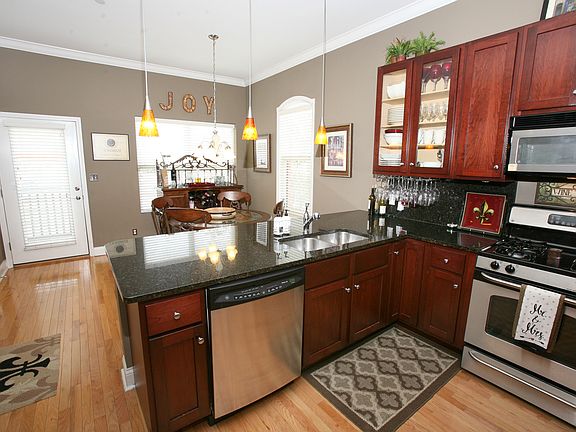 5th image of 1009 Mississippi Ave #25