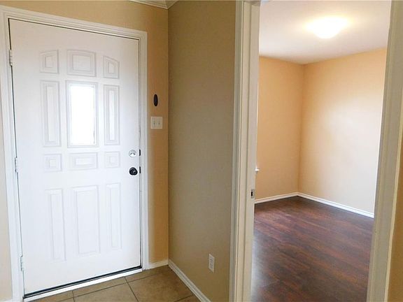 4th image of 100 Adamae Ln