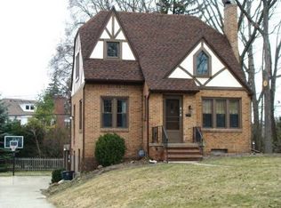 616 Wildwood Dr, East Lansing, MI 48823