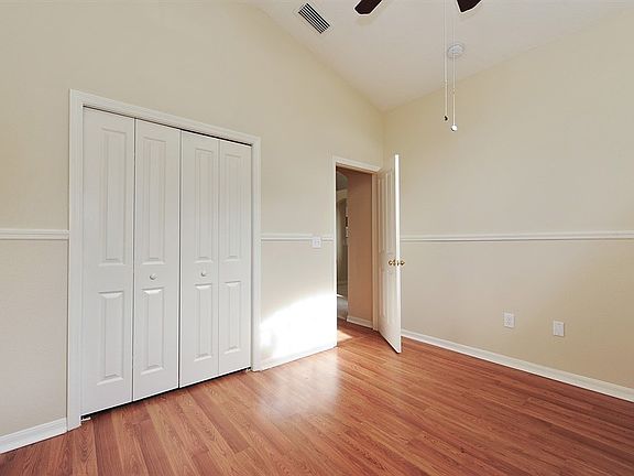 3rd image of 30939 Burleigh Dr