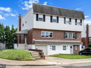 9945 Sandy Rd, Philadelphia, PA 19115