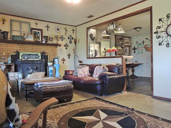 4th image of 349 County Road 3820