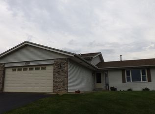 9729 Highstone Dr, Roscoe, IL