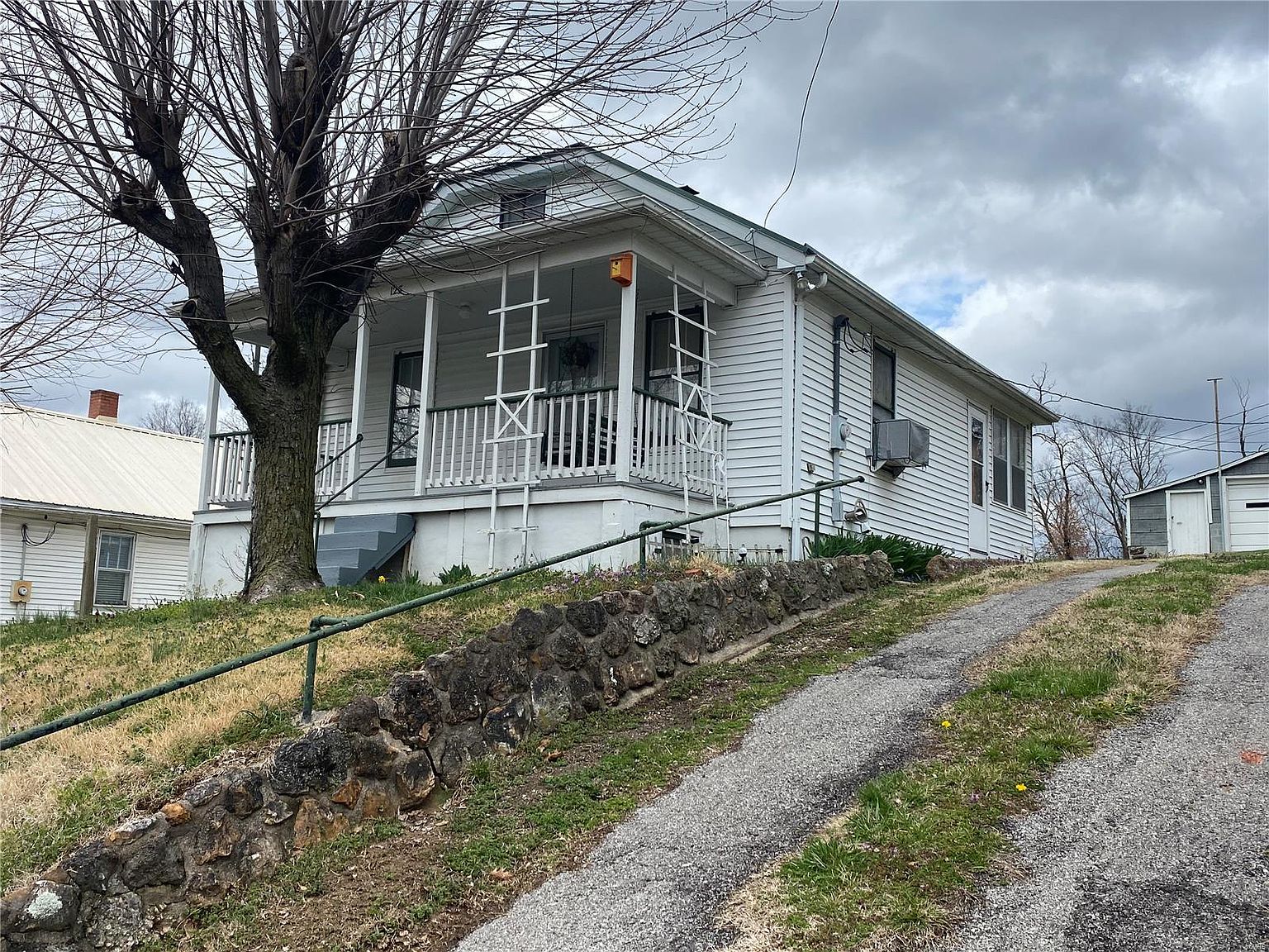 125 E 9th St Hermann Mo 65041 Mls 21018781 Zillow