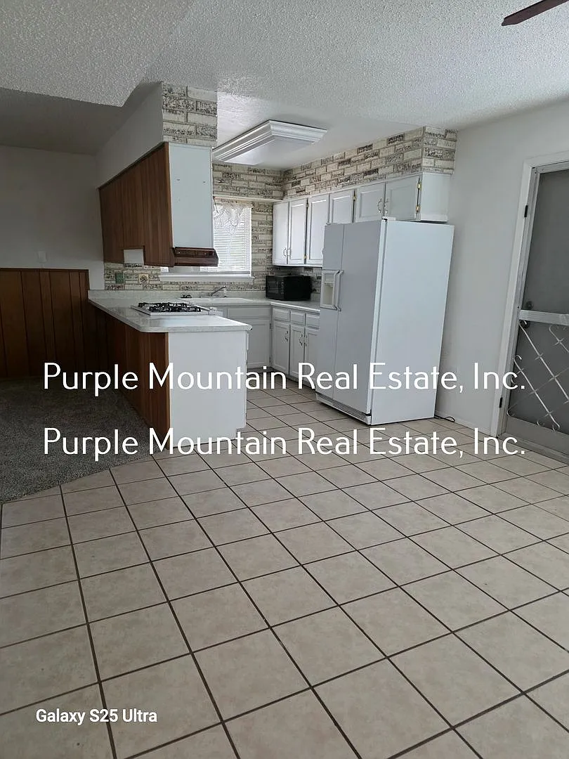 Available Now: 3 Bedrooms, 2 Bath Home For Rent — Photo 4