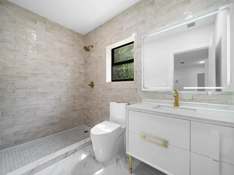 4746 NW 10th Ave — Photo 26