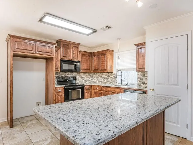 8 Windy Meadow Ln — Photo 4