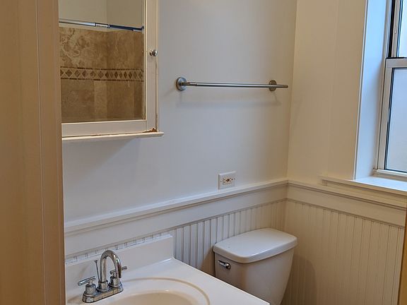4th image of 6458 N Fairfield Ave APT 3