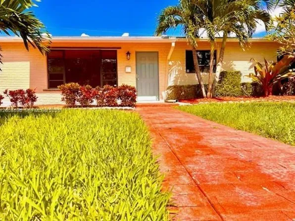 10881 N Snapper Creek Dr, Miami, FL 33173