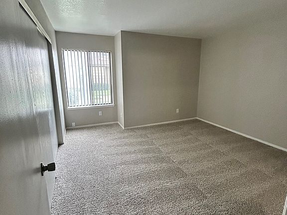 5th image of 30 Willowood Dr APT 6
