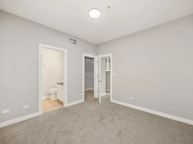 2300 S Central Ave #11 — Photo 9