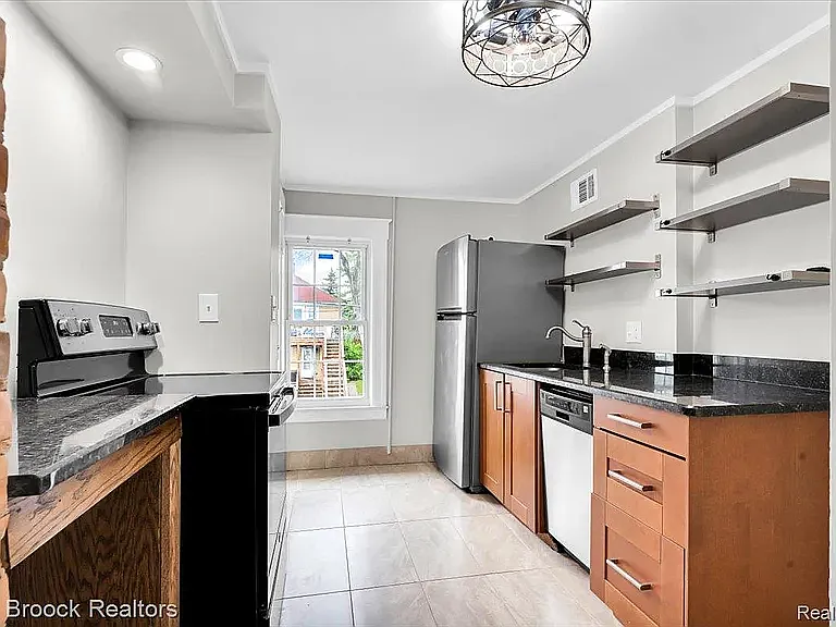 417 W Lincoln Ave #2 — Photo 6