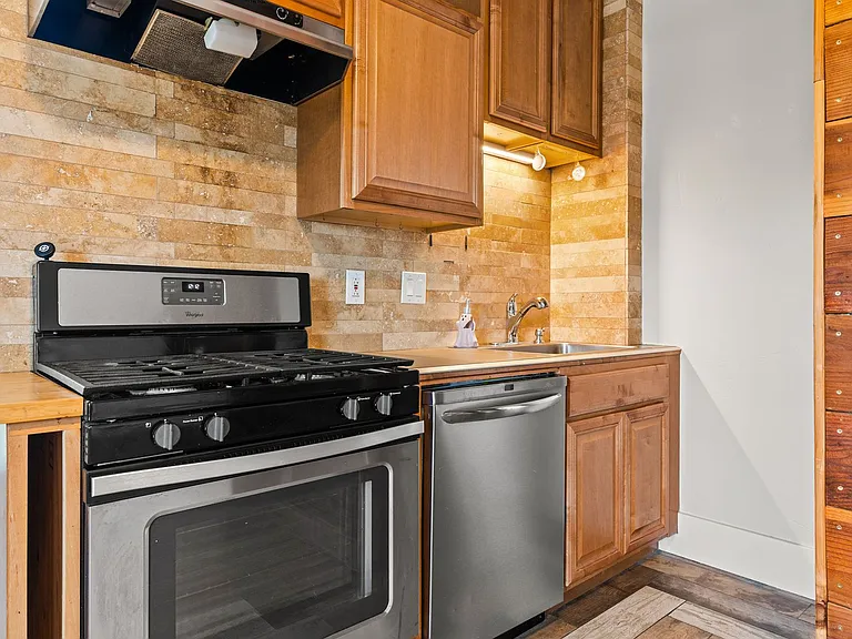 740 Alcatraz Ave #5 — Photo 3