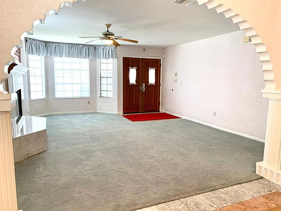 3rd image of 4425 Lee Cir