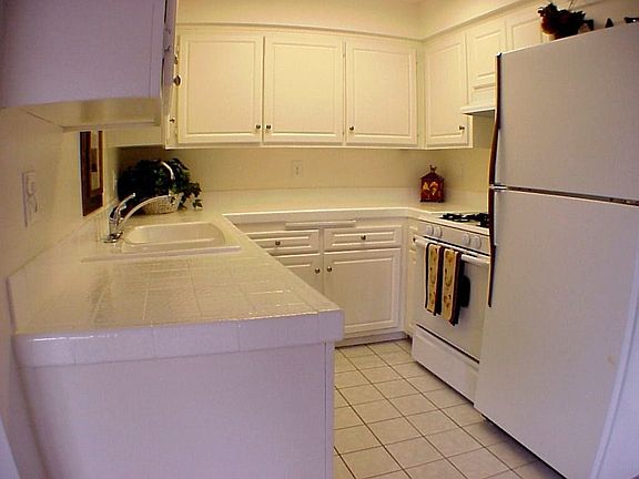 3rd image of 1217 Woodmere Dr