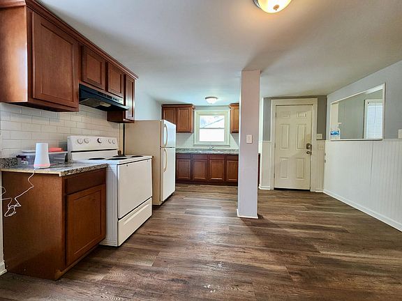 5th image of 670 Garson Ave