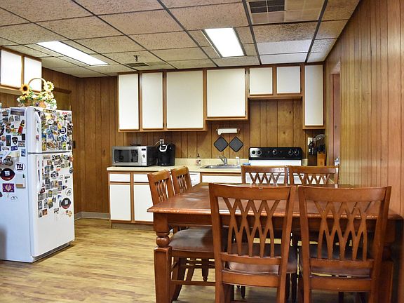 Kitchen furnished from a past tenant