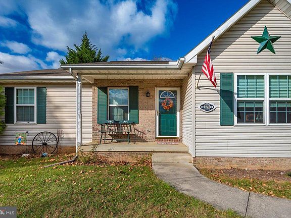 3rd image of 1017 Kasinof Ave