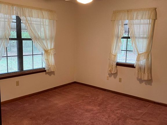 5th image of 4630 Rosemary St