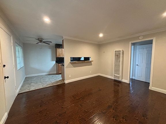3rd image of 2205 1/2 Grand Ave