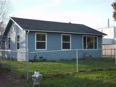 Fully fenced front yard