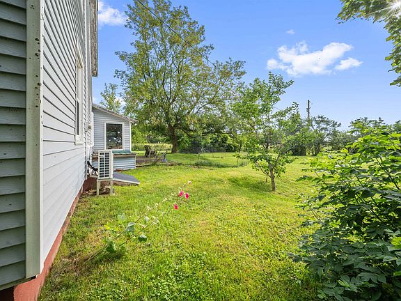 3rd image of 62 Coopers Ln