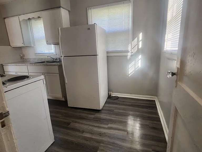 3519 N Sherman Dr — Photo 6