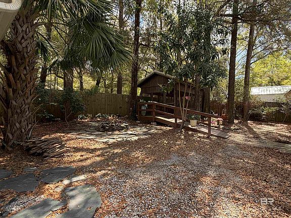 5th image of 14040 Riverside Dr