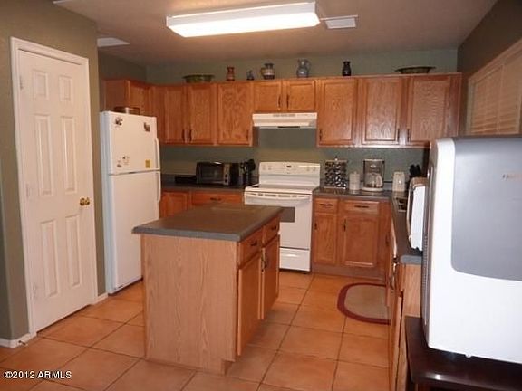 5th image of 1319 E Silverbrush Trl