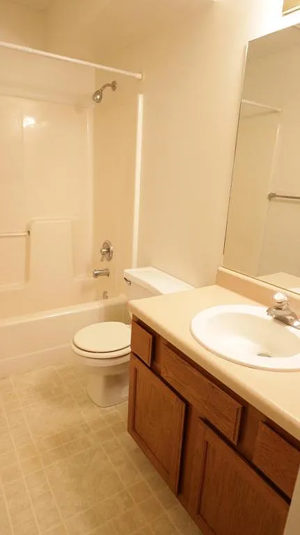 1027 H St, #11 — Photo 4