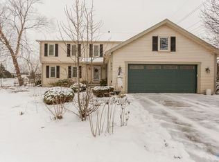 858 S Christopher St, Bowling Green, OH 43402