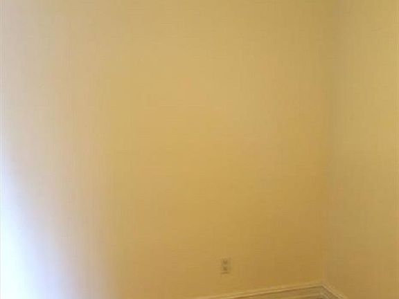 5th image of 238 E 36th St APT 5C