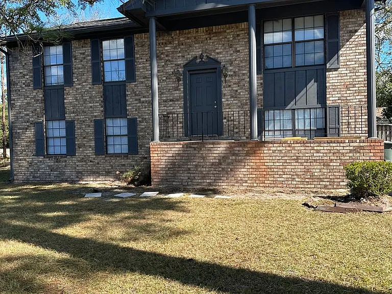 1000 Bacon Rd — Photo 1