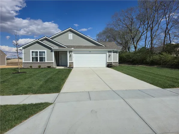 1702 Chevington Chase, Tipp City, OH 45371