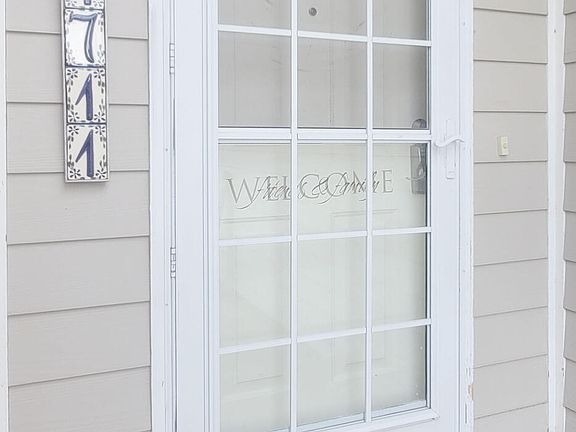 4th image of 1711 N Heights Cir