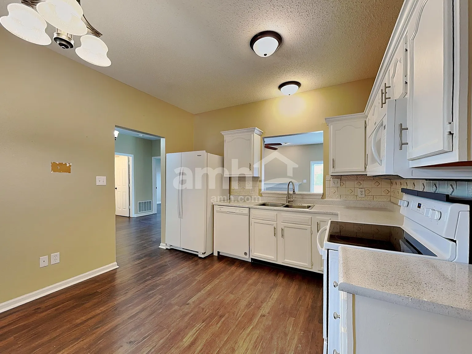 3 bed, 2.0 bath, 1222 sqft, $1,830 — Photo 4
