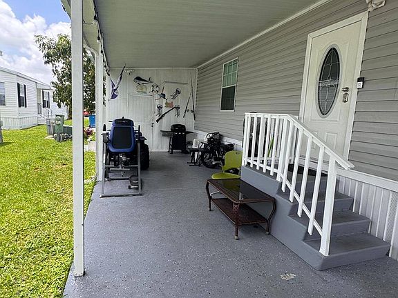 4th image of 19 Evergreen Ln