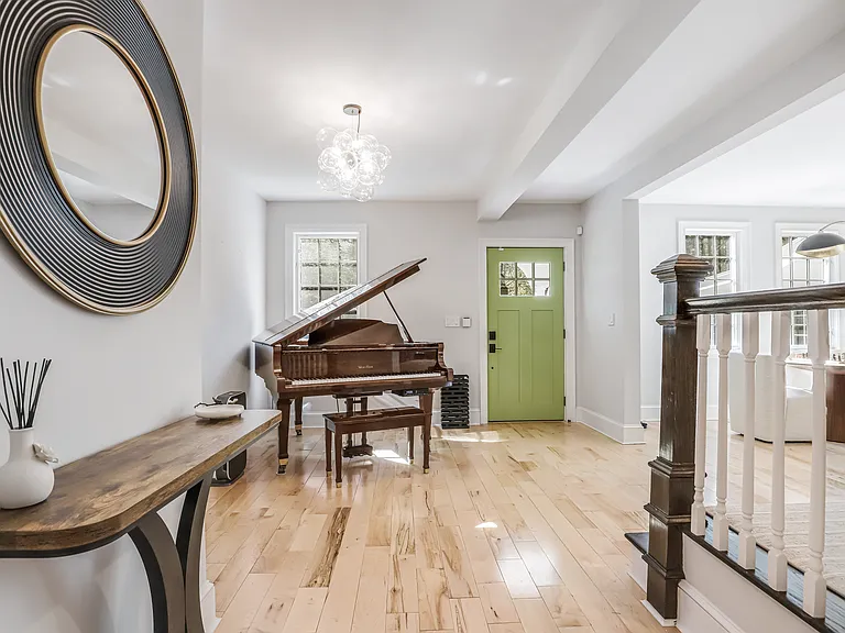 849 Lake Ave — Photo 4