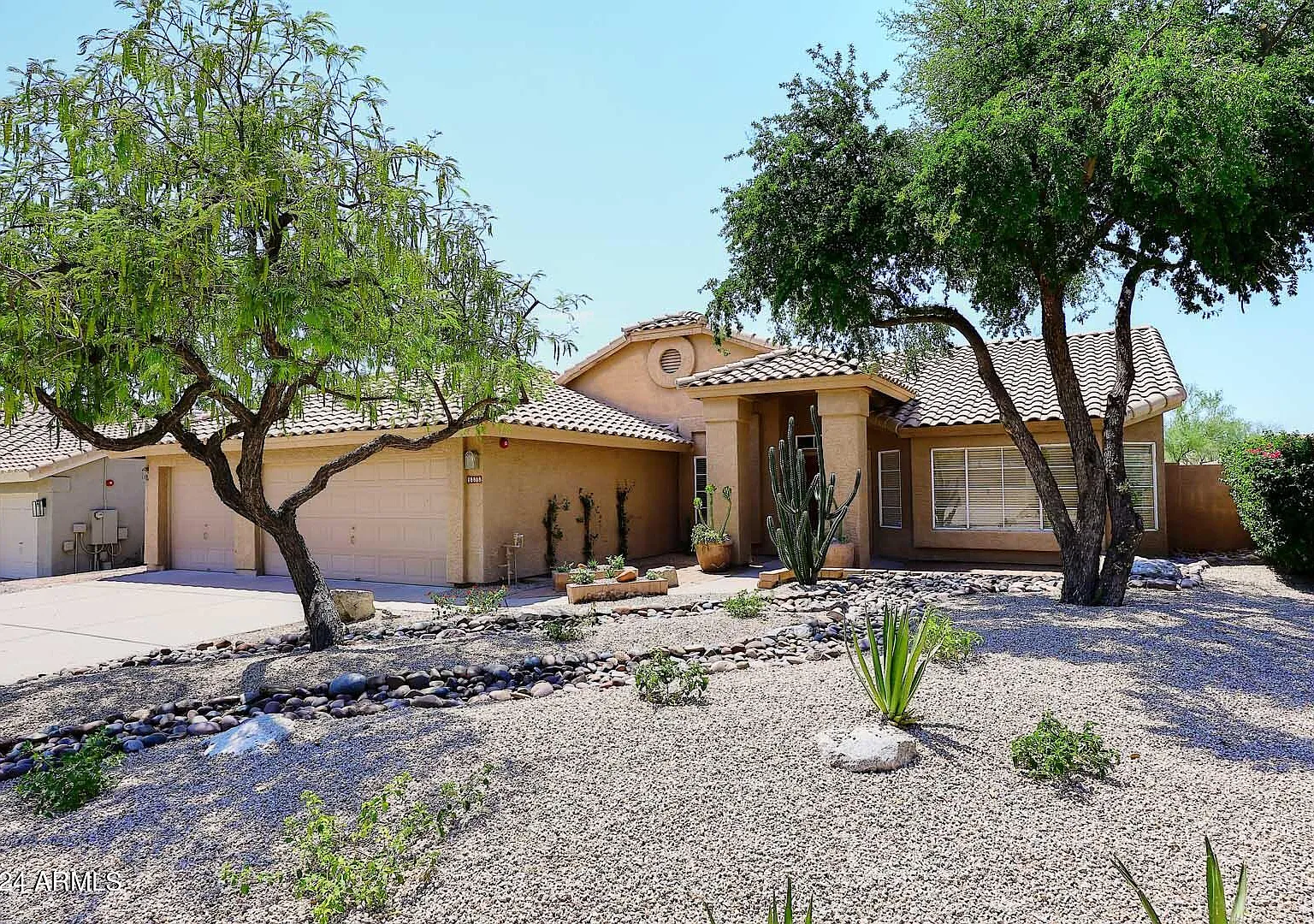 3 bed, 2.0 bath, 1857 sqft, $4,000 — Photo 1