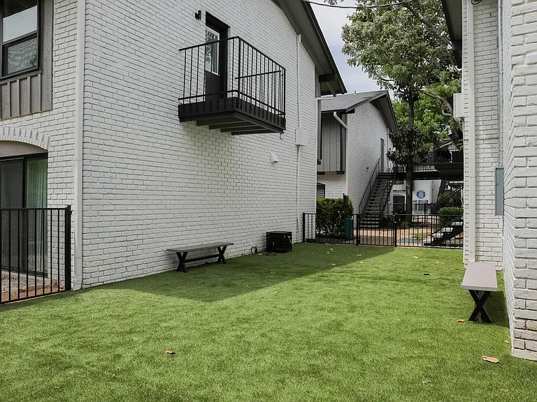 Villas on Gilbert — Photo 11