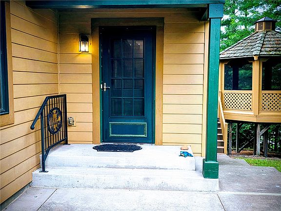 4th image of 618 29 1/2 Avenue #B