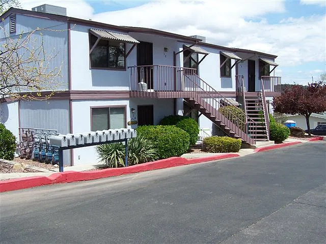 BC1030-628 First Street - 1D — Photo 1