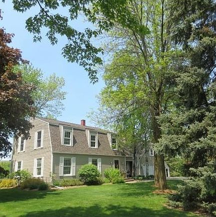 2nd image of 132 Woodside Ct